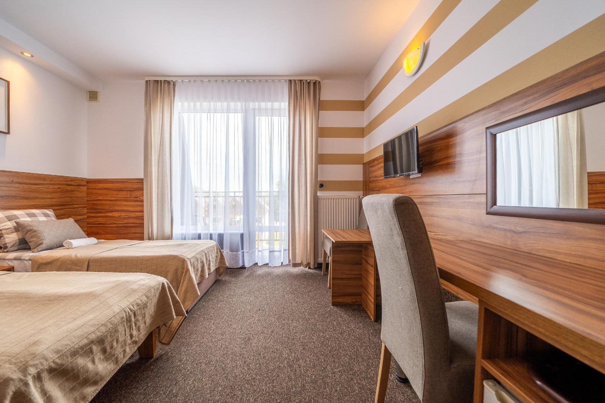 Max Apartamenty - Pokoje - Domki - Restauracja - Basen Mielno  Kültér fotó
